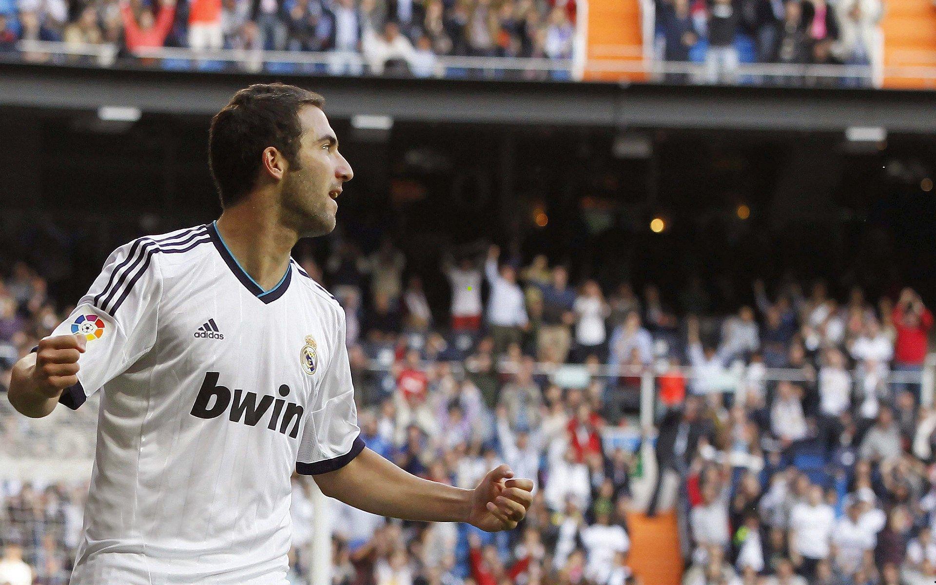 双外援博弈三外援 陈钊再担重任 重庆队主场激战河南队收获平局